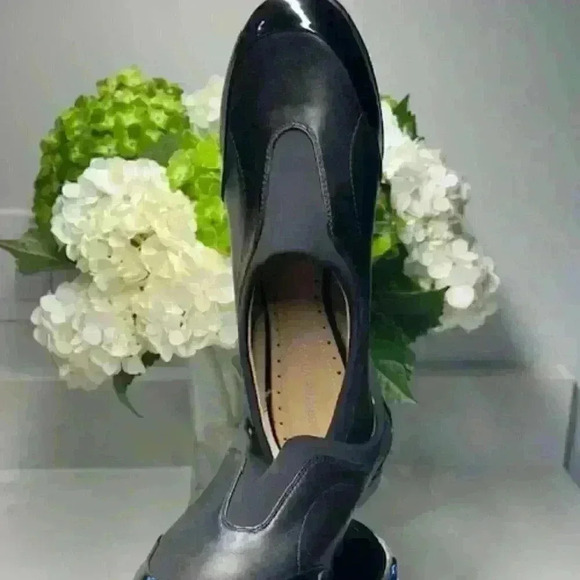 NWOT Adrienne Vittadini Women's Black Leather Round Toe Slip-On Flats Size 8 - Picture 10 of 10